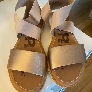 Sorel woman’s sandals